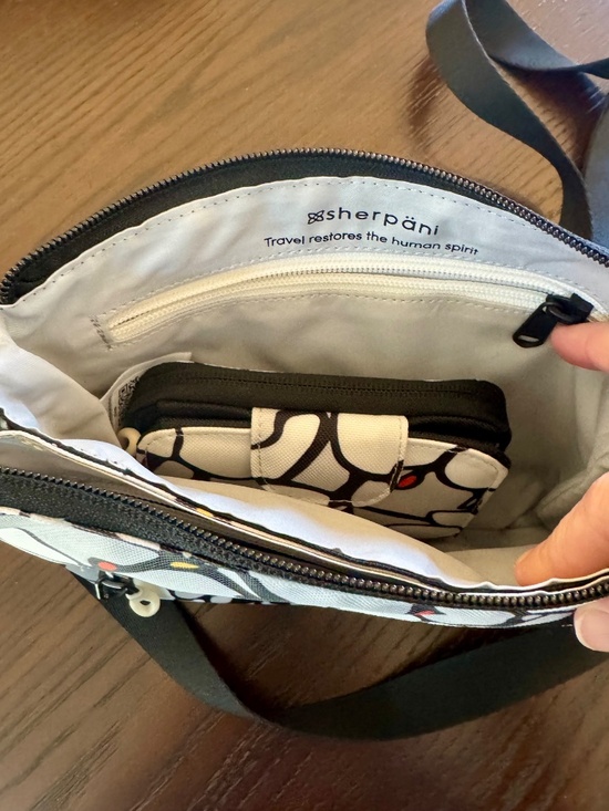 Sherpani Crossbody Zoom Bag & Barcelona Wallet “Magnolia” - Picture 9 of 15